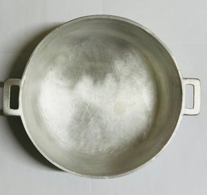 COOKING CAST IRON PAN / POT WITH COVER