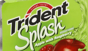 TRIDENT SPLASH GUM (APPLE WITH RASPBERRY, 12 PIECES)