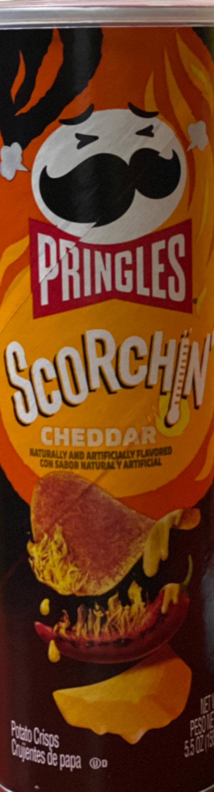 PRINGLES SCORCHIN’ CHIPS (CHEDDAR, 158 G)